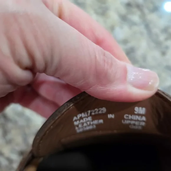 Rockport Men's Tan Leather Slip-On Loafers - Picture 4 of 4